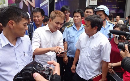 Bị cẩu xe, nhạc sĩ trẻ ở Sài Gòn vẫn tươi cười: "Em hoàn toàn ủng hộ và hợp tác, không sao cả"