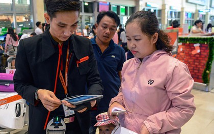 Check in lưu động, phân loại hành khách làm thủ tục để giảm ùn tắc đường hàng không