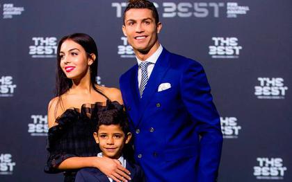 Mở tài khoản Twitter, Georgina Rodriguez khen Ronaldo đầu tiên