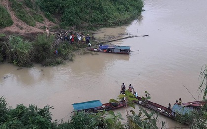 Lai Châu: Ô tô 4 chỗ lao xuống lòng hồ thủy điện, 2 người tử vong
