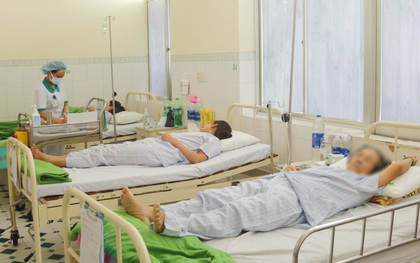 Gần 50 du khách bị ngộ độc thực phẩm, Đà Nẵng công bố đường dây nóng