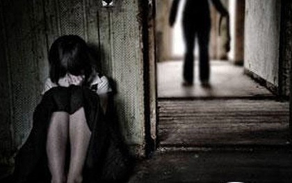 Hôn vào cổ bé gái 13 tuổi, nam thanh niên bị phạt 300.000 đồng