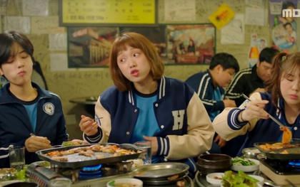Bí kíp ăn thịt nướng "san bằng" mọi đối thủ từ trong phim Hàn Quốc