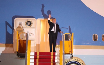 Tổng thống Mỹ Donald Trump đến Hà Nội, an ninh thắt chặt ở các tuyến phố trung tâm