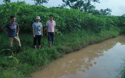 Hà Nội: Bé trai 10 tuổi tử vong bất thường ở rãnh nước, trên người có nhiều vết thương