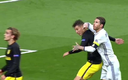 Ramos đánh nguội đối thủ, trọng tài nhắm mắt làm ngơ