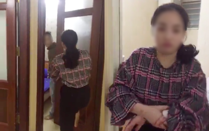 Vợ livestream khi bắt gặp nhân tình ở nhà, chồng "cố thủ" trong phòng ngủ nhất quyết không ra