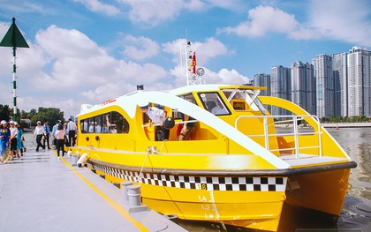 Người Sài Gòn chính thức được đi buýt đường sông ngày 25/11 với giá vé 15.000 đồng/lượt