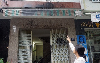 Nhiều hộ dân ở Đà Nẵng sống trong bất an vì liên tục bị kẻ lạ tạt xăng, dầu nhớt bẩn vào nhà