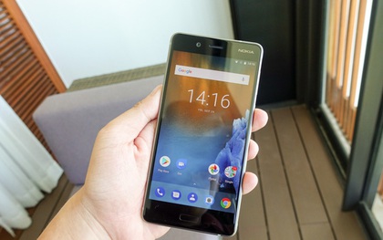 Trên tay Nokia 8 mới ra mắt tại Việt Nam: Máy đẹp và cầm nắm rất thoải mái