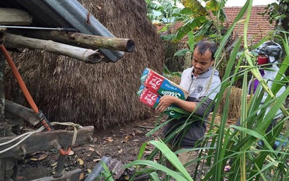 Tin kẻ gian, nhà từ thiện bị lừa mất 49 triệu đồng tiền quyên góp ủng hộ cho bà con vùng bão lũ