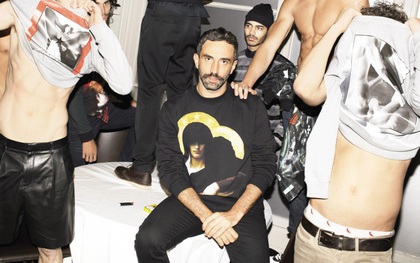 Sau 12 năm gắn bó, NTK Riccardo Tisci đột ngột từ bỏ "ngôi báu" tại đế chế Givenchy