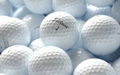 Tại sao quả bóng đánh golf lại có những vết lõm hình tổ ong?