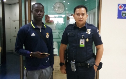 Tuyển thủ Senegal bị lừa, phải đi ăn xin ở Philippines