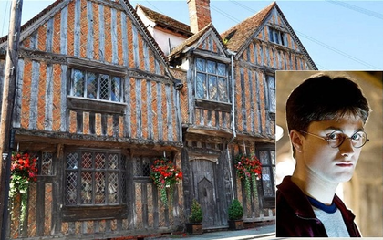 Ngôi nhà của bố mẹ Harry Potter đang được rao bán, bạn có muốn được sở hữu nó hay không?