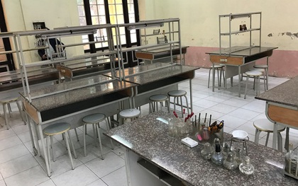 Chủ tịch Hà Nội yêu cầu kiểm điểm việc xử lý chậm vụ nổ ở trường Phan Đình Phùng khiến nữ sinh bỏng nặng