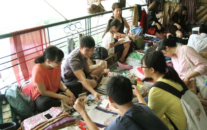 Phiên chợ "người yêu cũ" đặc biệt giữa lòng Hà Nội: Nơi thanh lý những kỷ vật tình yêu thời còn mặn nồng