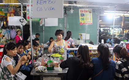 Quán kem bơ nổi tiếng nhất Đà Nẵng, 25 năm qua khách phải chen chân mới có chỗ ngồi