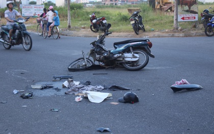 Đà Nẵng: Xe máy gãy đôi sau va chạm với xe tải, nam thanh niên nguy kịch