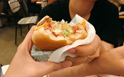 McDonald's đầu tiên tại Hà Nội: Vị trí rất đẹp, đồ ăn tốt, nhân viên đáng yêu và vẫn hơi đắt như thường tình