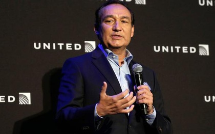 Lời xin lỗi của CEO gây hiệu ứng ngược, hãng United Airlines mất 1,4 tỷ đô la