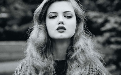 Siêu mẫu răng thưa Lindsey Wixson tuyên bố giải nghệ ở tuổi 23 vì "vồ ếch" quá nhiều