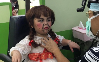 Khi Annabelle mọc râu và phải đi khám bệnh ngay sau bữa tiệc Halloween cùng các bạn