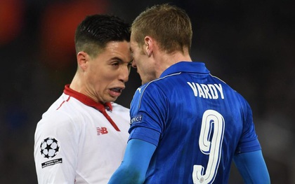 Húc đầu Vardy, Nasri nhận mưa "gạch đá"