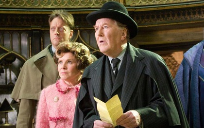 Diễn viên đóng vai Bộ trưởng Bộ Pháp thuật trong "Harry Potter" qua đời ở tuổi 91