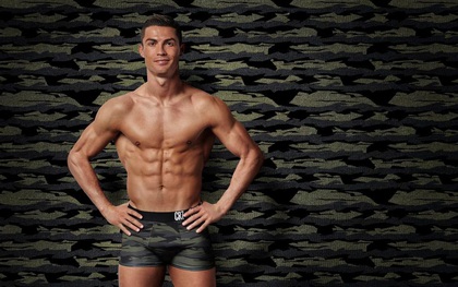 Ronaldo khoe body 6 múi, "đốt mắt" fan nữ