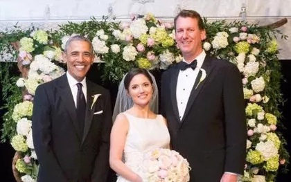 Vừa chia tay xong tối hôm trước, sáng hôm sau Tổng thống Obama đã đi làm phù rể đám cưới