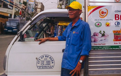 Tài xế lái xe tải tông sập cửa nhà đang cháy để cứu người ở Sài Gòn: “Tôi nghĩ chỉ còn cách đó mới phá được cửa”
