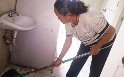 Đừng chỉ biết phàn nàn nhà vệ sinh công cộng bẩn, hãy nghe xem công nhân vệ sinh nói gì?