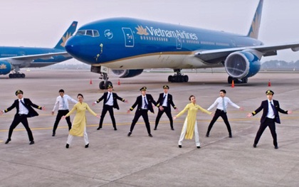 Khi nhân viên Vietnam Airlines nhảy điệu "Bống bang": Làn gió trẻ trung thổi vào "lão tướng"