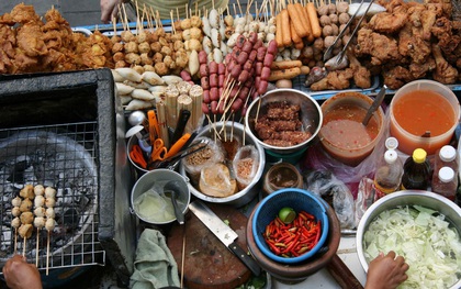 Nỗi lo xóa sổ ẩm thực đường phố Bangkok: Những gánh hàng rong sẽ đi về đâu?