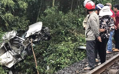 Tàu hỏa đâm ô tô 6 người thương vong: Chúng tôi nghe tiếng kéo lê vang lên kin kít