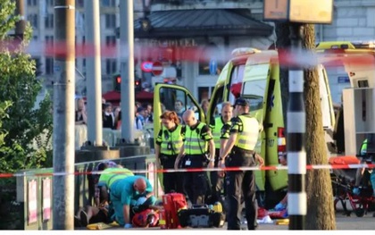 Hà Lan: Ô tô đâm vào dòng người đi bộ khiến 8 người bị thương
