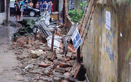 Cơn mưa lớn khiến mảng tường đổ sập, bé trai 8 tuổi tử vong thương tâm