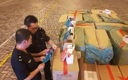 Trung Quốc: Thu giữ 90.000 sản phẩm mỹ phẩm giả, trong đó có 2 container chuẩn bị được xuất ra nước ngoài