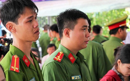 Thăng quân hàm trước niên hạn cho chiến sĩ PCCC hy sinh khi làm nhiệm vụ ở Sài Gòn