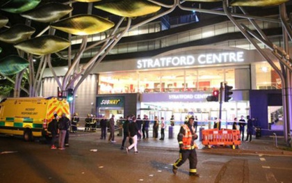 Tấn công bằng acid tại trung tâm mua sắm ở London (Anh)
