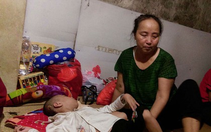 Ai cũng khóc trước câu chuyện người phụ nữ 61 tuổi nuôi con người khác 11 năm!