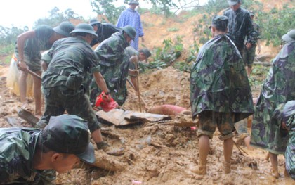 Thi thể công nhân ở Quảng Nam bị núi vùi lấp trôi sang Quảng Ngãi