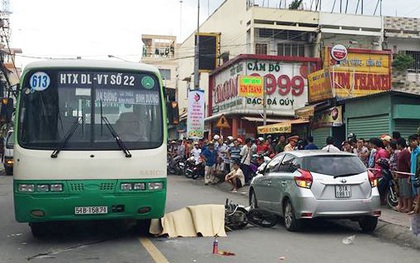 Cô gái mở cửa ô tô không quan sát, gây tai nạn chết người ở Sài Gòn