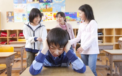 Thảm cảnh bị bắt nạt và bạo lực học đường của những đứa trẻ tị nạn vùng Fukushima