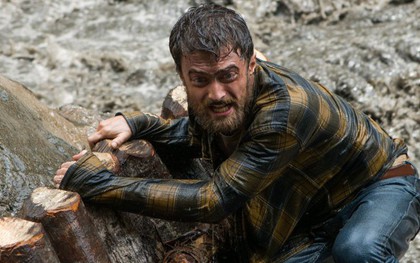 Daniel Radcliffe đối mặt tử thần trong tác phẩm sinh tồn giữa rừng già "Jungle"