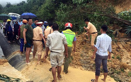 Sạt lở, quốc lộ 279 tê liệt, chia cắt TP Điện Biên Phủ