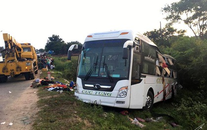 Bình Thuận: Xe khách đối đầu xe container, 2 người chết