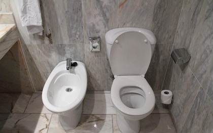 10 sự thật dị đến mức khó tin về chuyện sử dụng nhà vệ sinh trên thế giới
