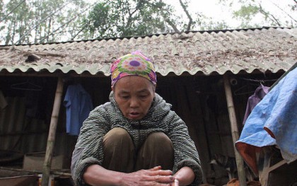 Đôi vợ chồng sống 50 năm trong lùm tre ở Nghệ An: "Nuôi được mấy con gà mà không dám ăn"
